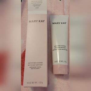 NIB MARY KAY MATTIFYING CLEANSER.  COMBINATION TO OILY SKIN.  Fragrance free.